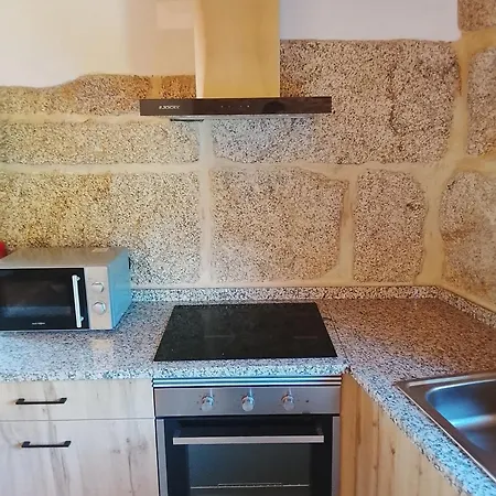 Ninho Do Corvo Da Urgueira , Casa Dos Reis