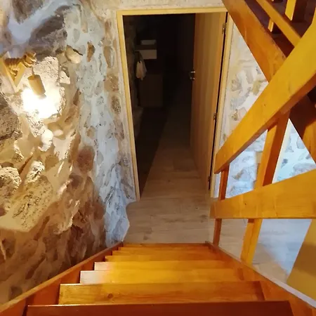 Ninho Do Corvo Da Urgueira , Casa Dos Reis Alpesi faház